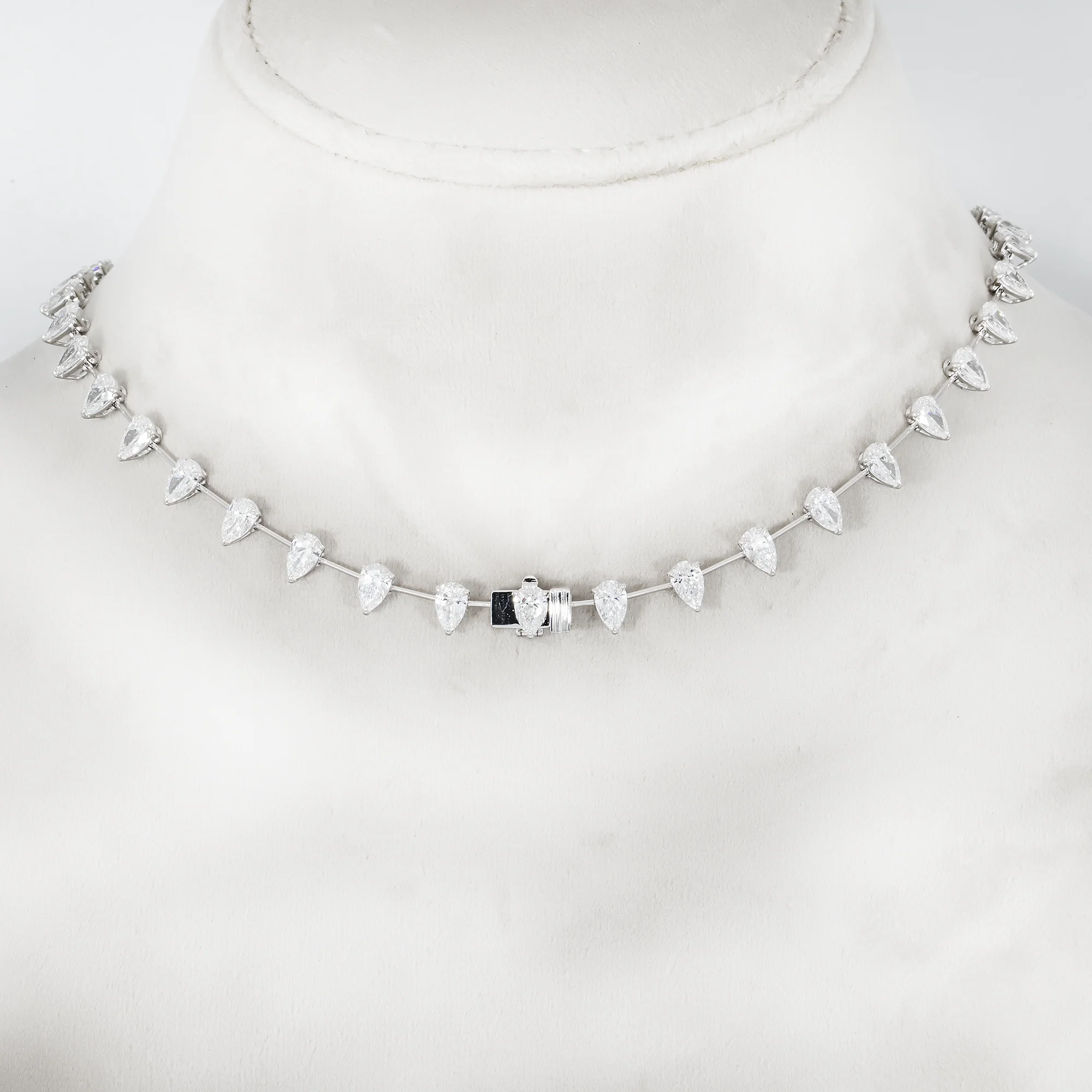18K White Gold Full Pear Cut Diamond Drop Necklace 20.07ct - Image 4