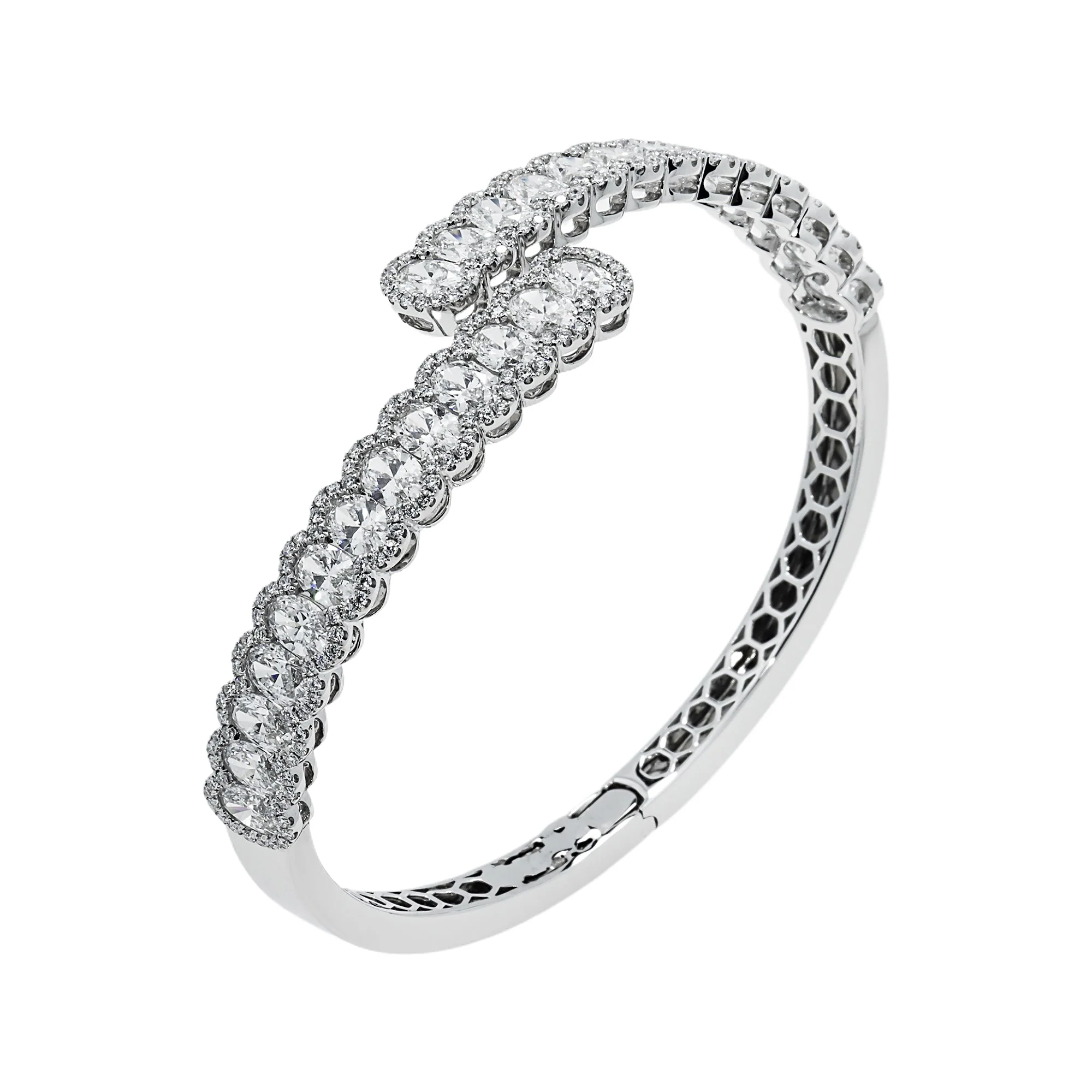 18K White Gold Oval & Round Diamond Bangle Bracelet - Image 4