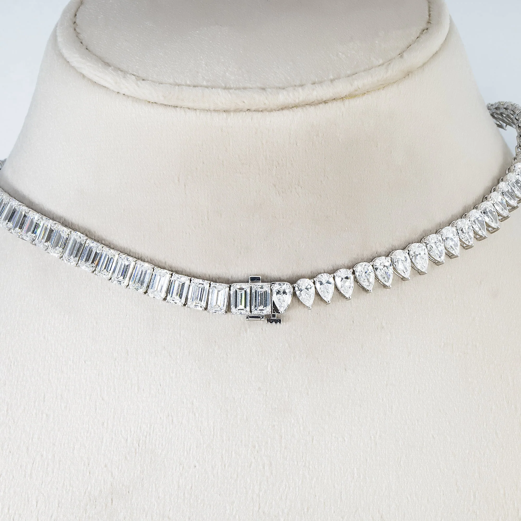 18K White Gold Pear & Emerald Cut Diamond Drop Necklace 62.37ct - Image 3