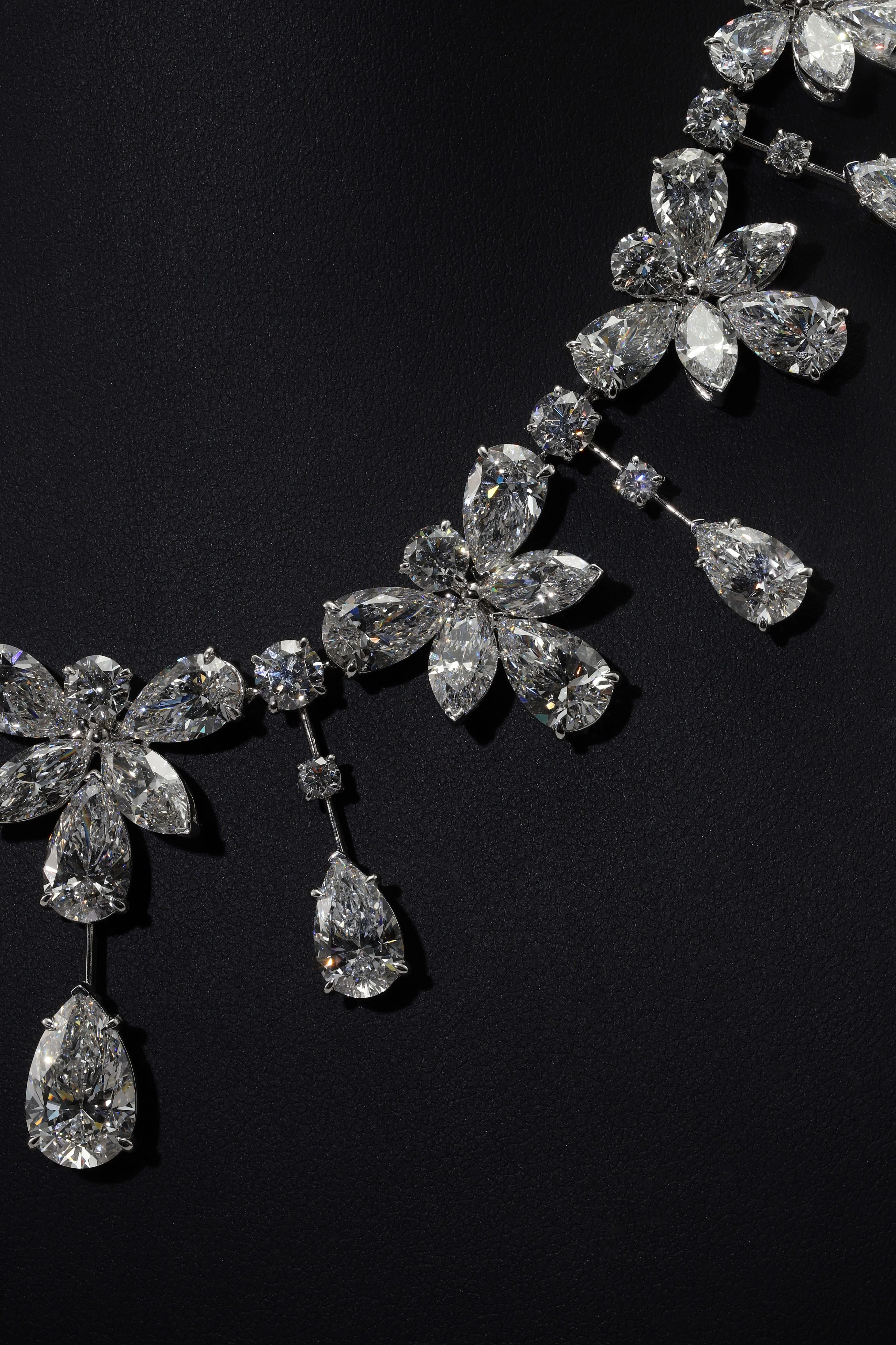 18K White Gold Round & Pear Cut Diamond Necklace 85.85ct - Image 3