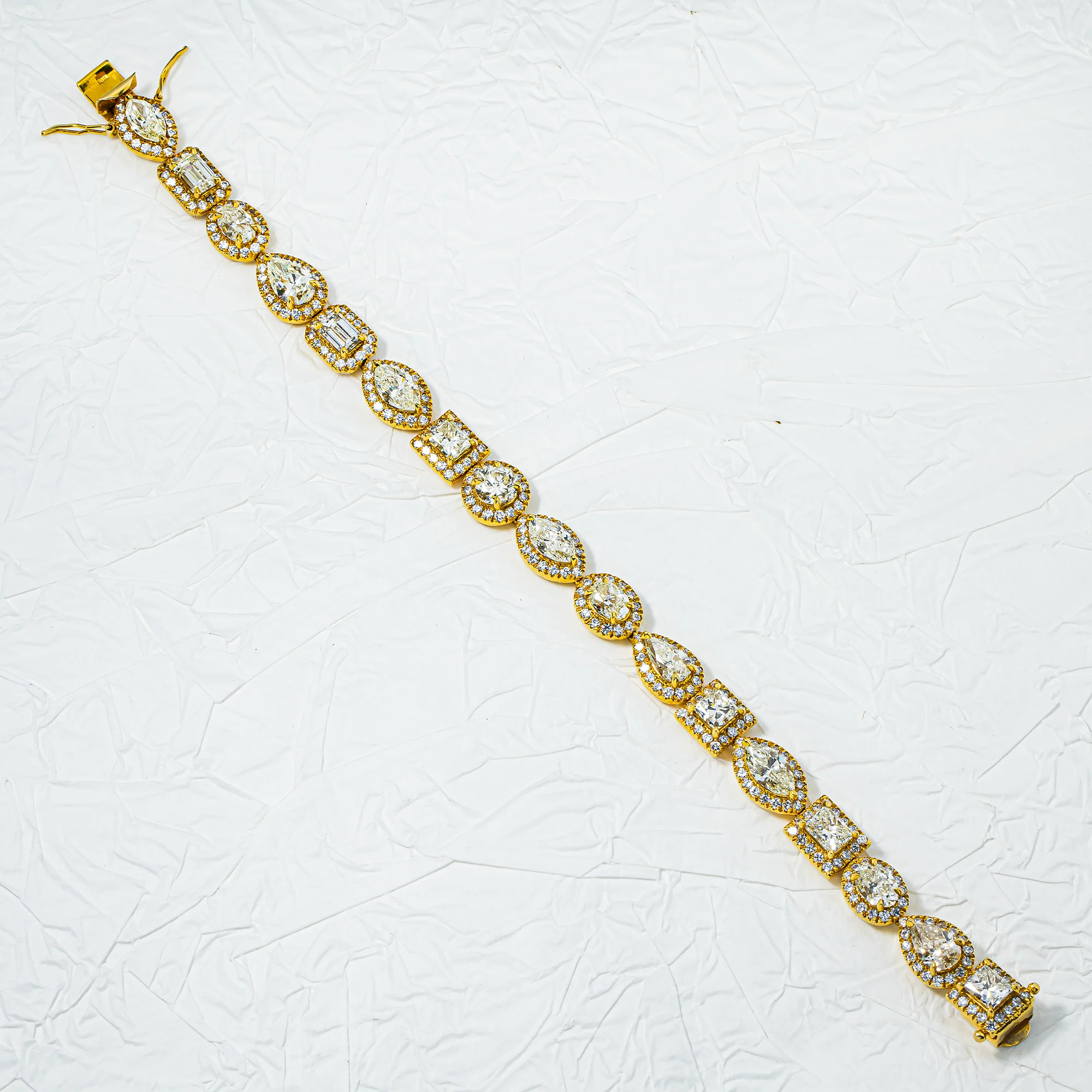 18K Yellow Gold Multi Cut Diamond Satellite Bracelet 23.63ct - Image 3