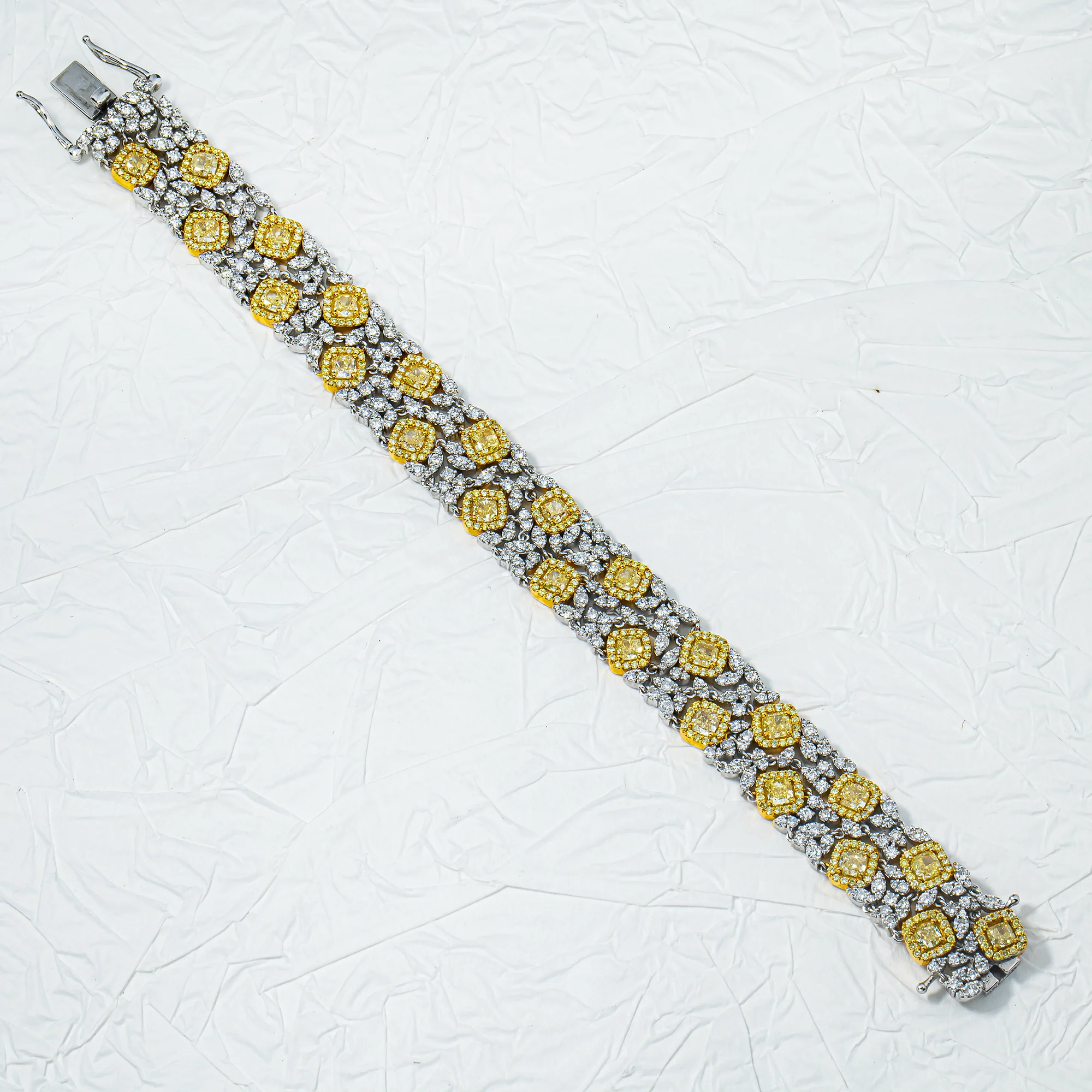 Garden of Roses - 14K Two Tone Canary Yellow & White Diamond Bracelet 14.30ct - Image 4