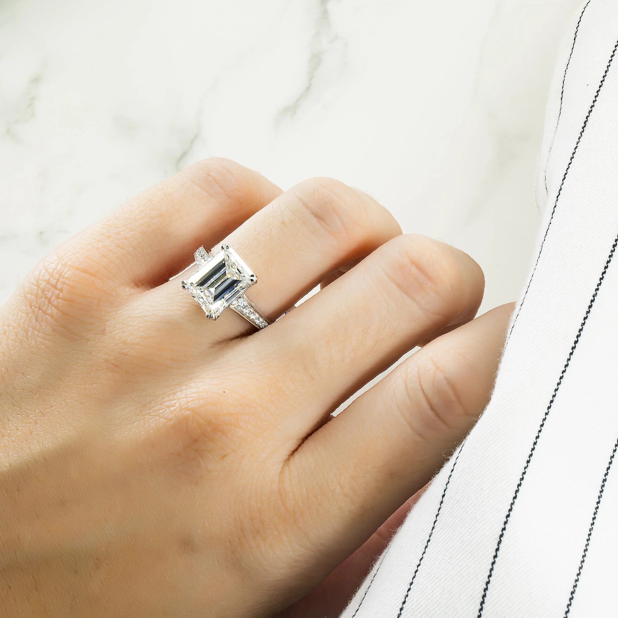 GIA 18K White Gold 5.01ct Emerald Cut Diamond Engagement Rings 5.51ctw - Image 3