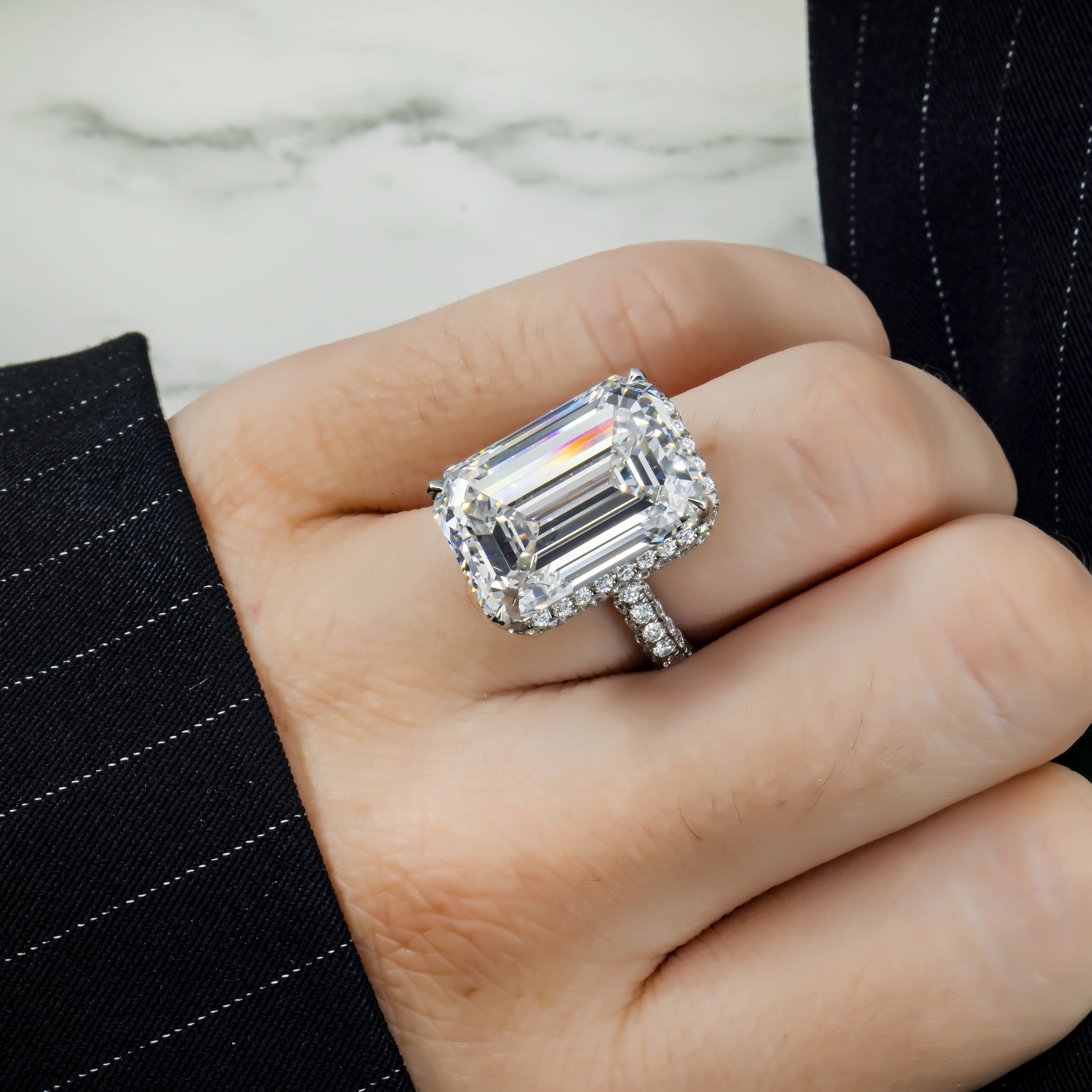 GIA Platinum 21.40ct Emerald Cut Diamond Engagement Ring 22.86ctw - Image 3