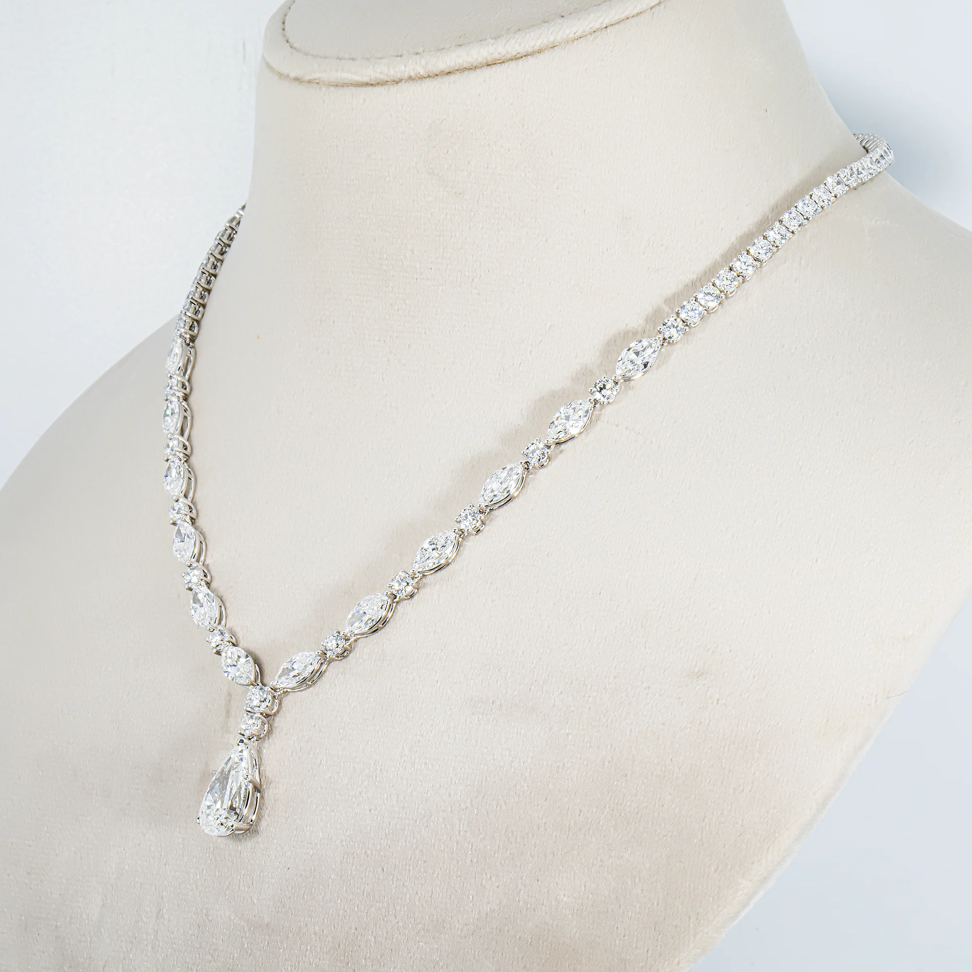 IGI 18K White Gold Multi Shape Diamond Drop Necklace 28.52ct - Image 2