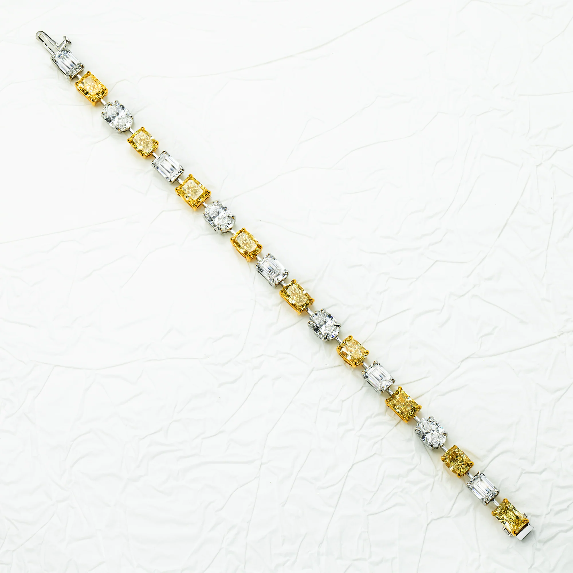 IGI 14K Two Tone Oval Emerald & Radiant Fancy Yellow & White Diamond Bracelet 18.83ct - Image 3