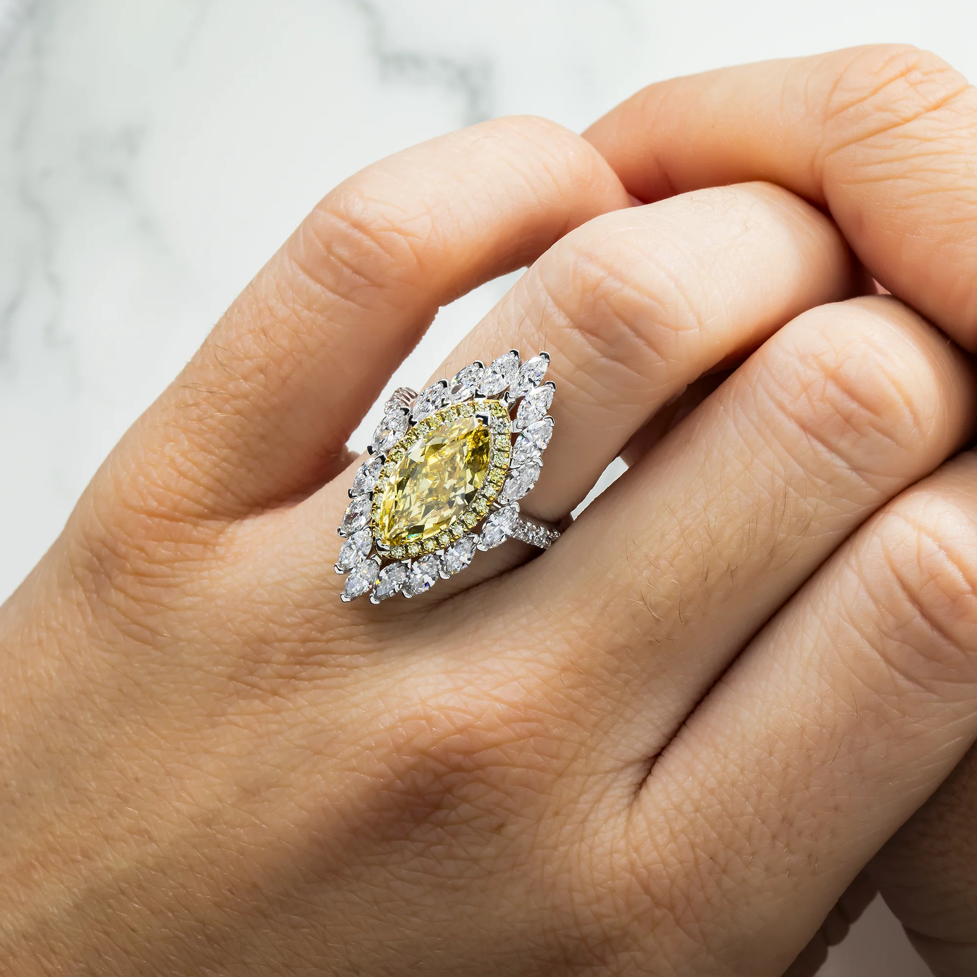 14K White Gold 3.56ct Fancy Yellow & White Marquise Diamond Ring 5.71ctw - Image 2
