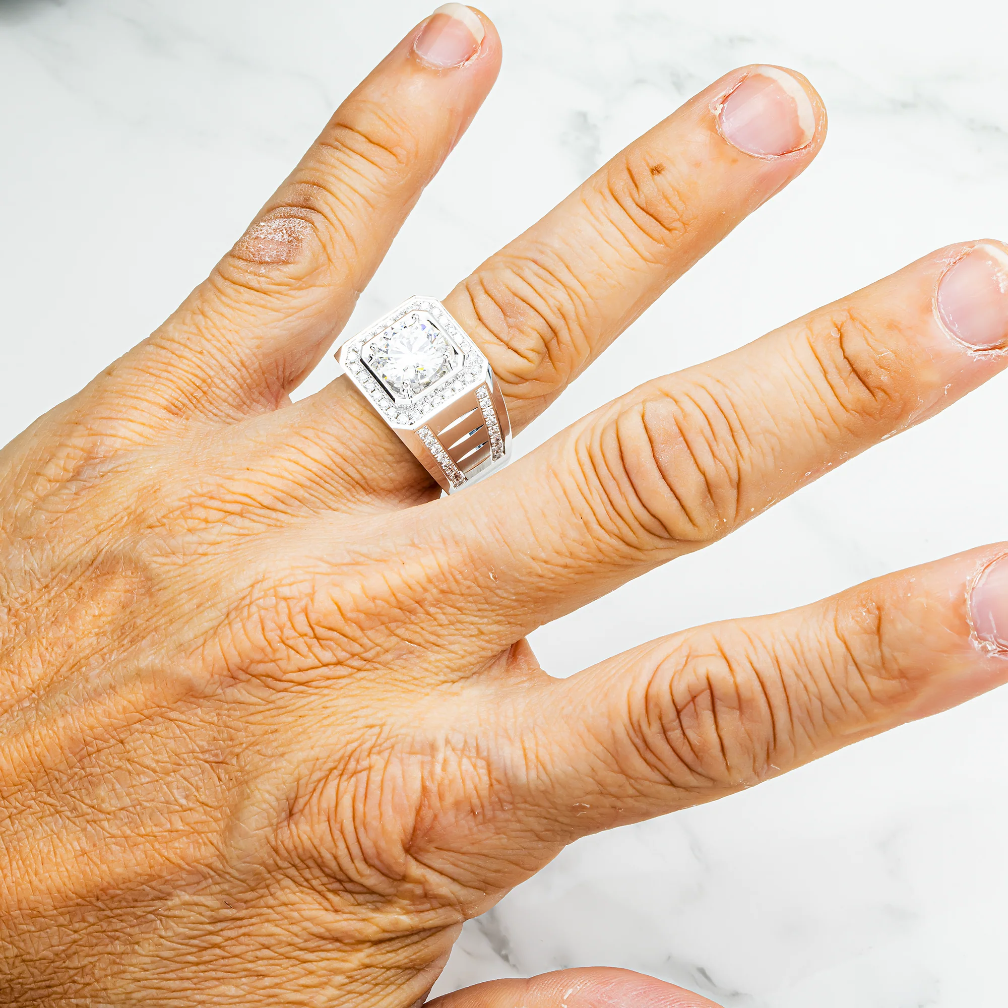 IGI 18K White Gold Round Diamond Ring 2.57ct - Image 2