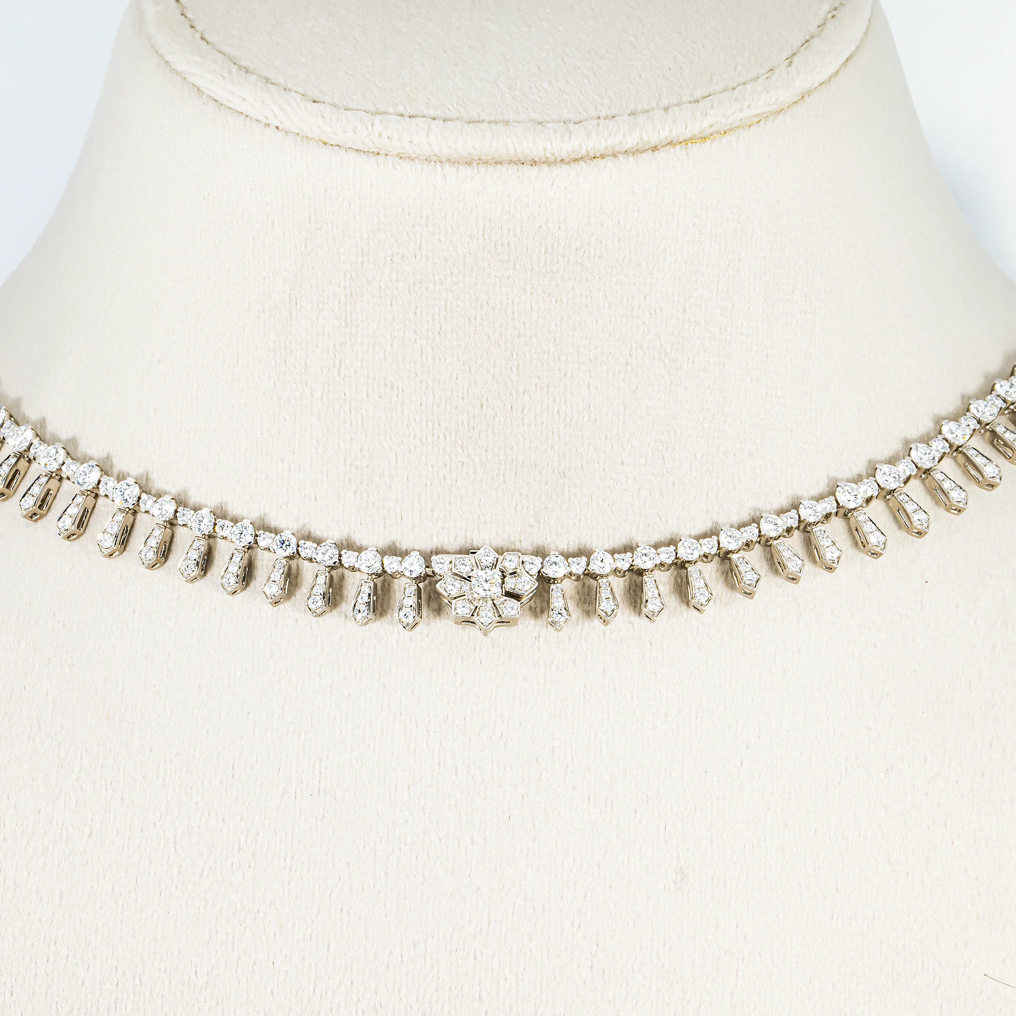 IGI 18K White Gold Fancy Pink & White Multi Cut Diamond Drop Necklace 52.20ct - Image 5