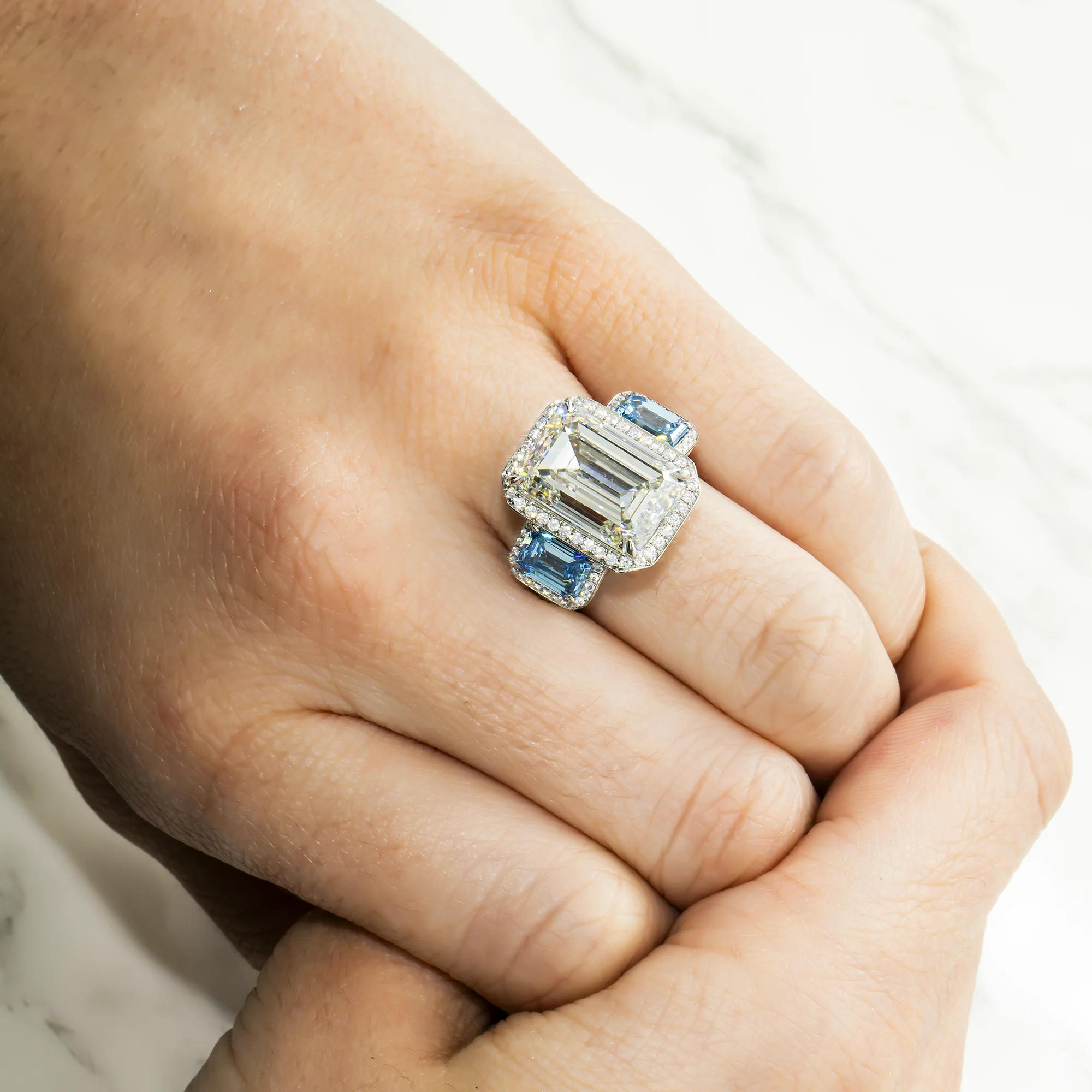 Platinum 10.0ct Emerald Cut White & Fancy Blue Triple Diamond Ring 13.83ctw - Image 3