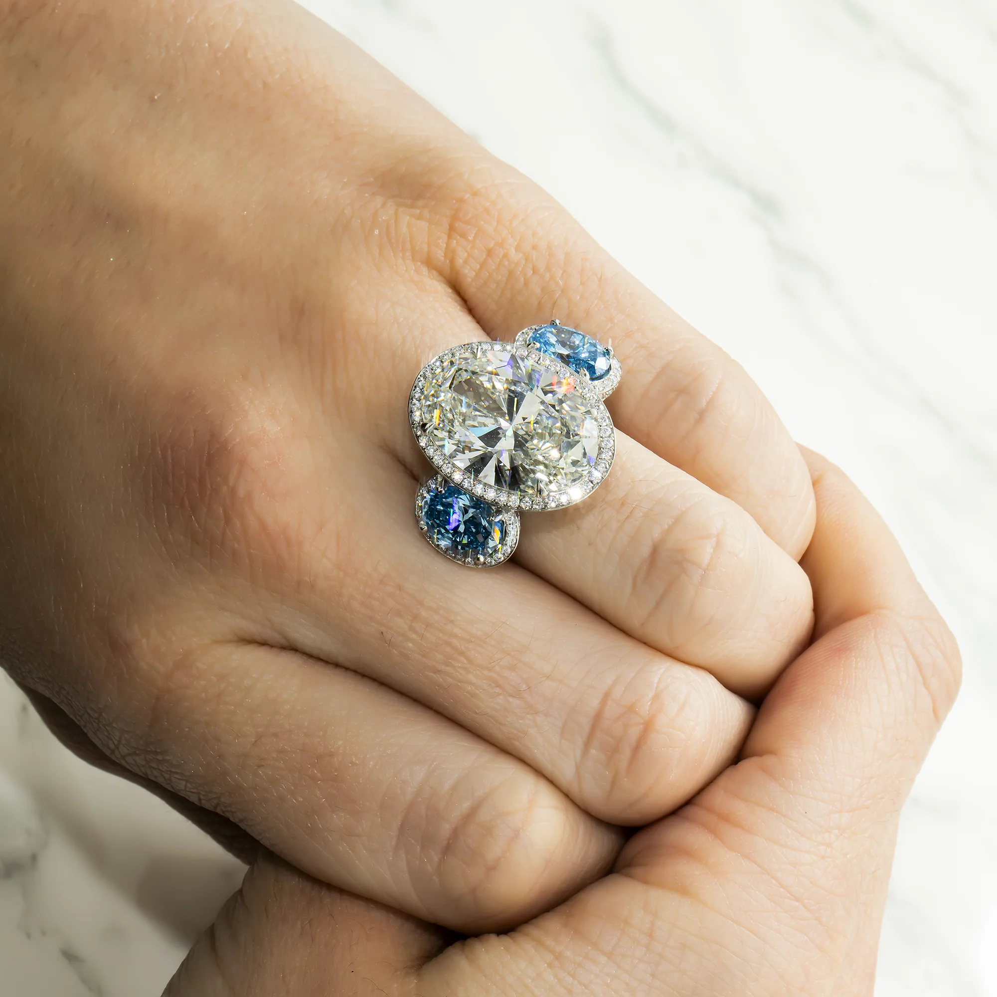 Platinum 13.14ct Oval Cut White & Fancy Blue Triple Diamond Ring 18.15ctw - Image 2