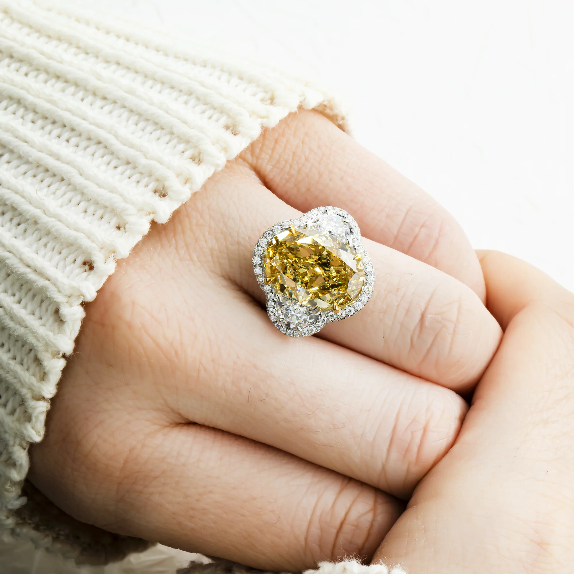 Platinum 11.25ct Oval Cut Fancy Yellow Diamond Ring 12.85ctw - Image 2
