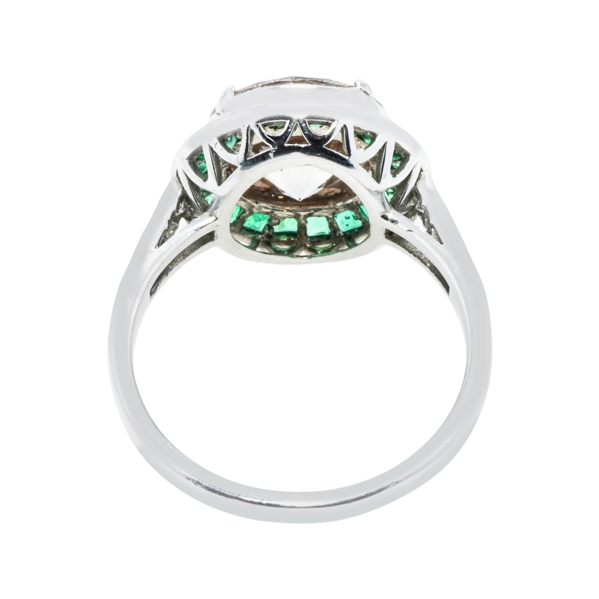 Platinum 3.13ct Round Diamond & Emerald Halo Detailed Ring 4.13ctw - Image 4