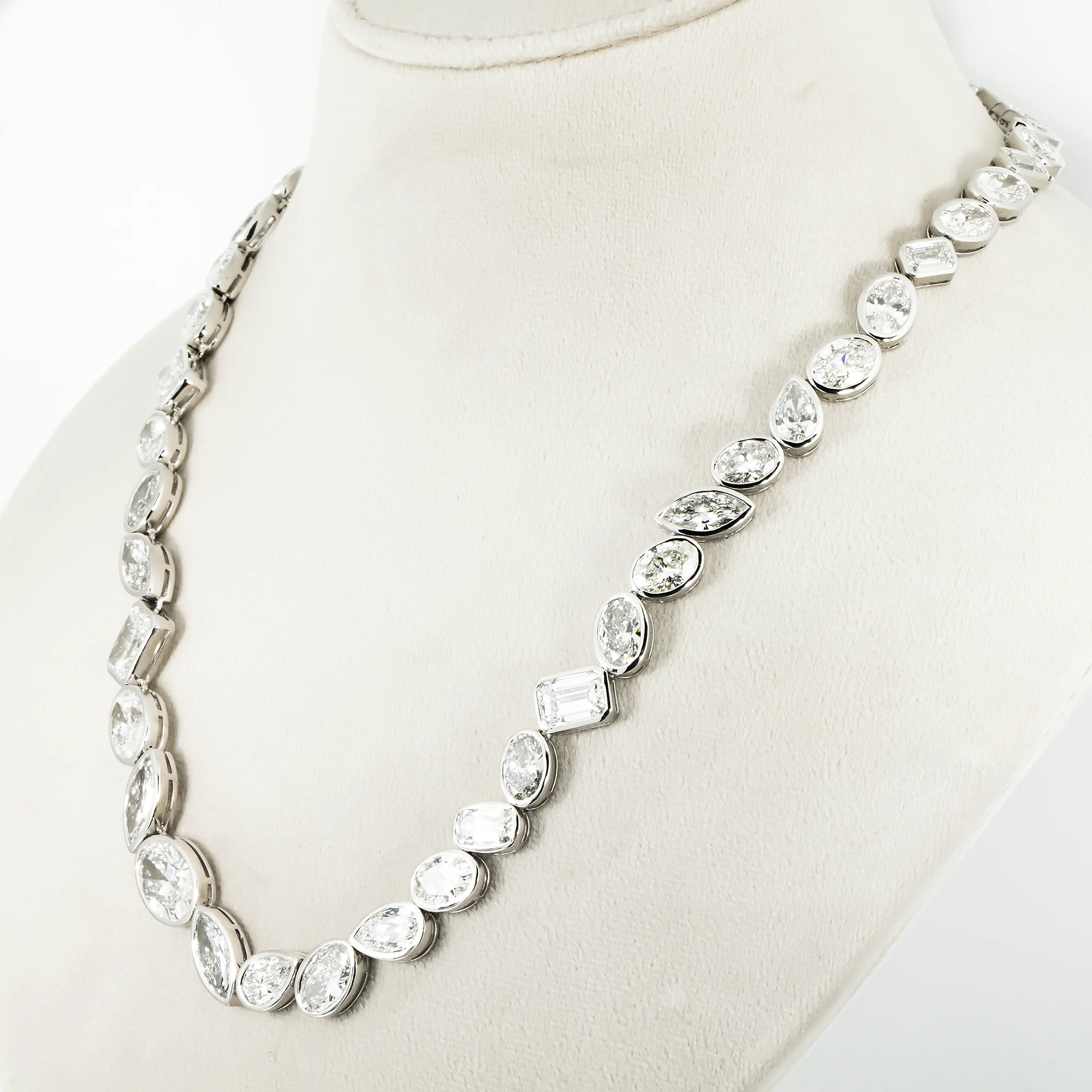 Platinum Bezel Set Multi Cut Diamond Chain 90.40ct - Image 2