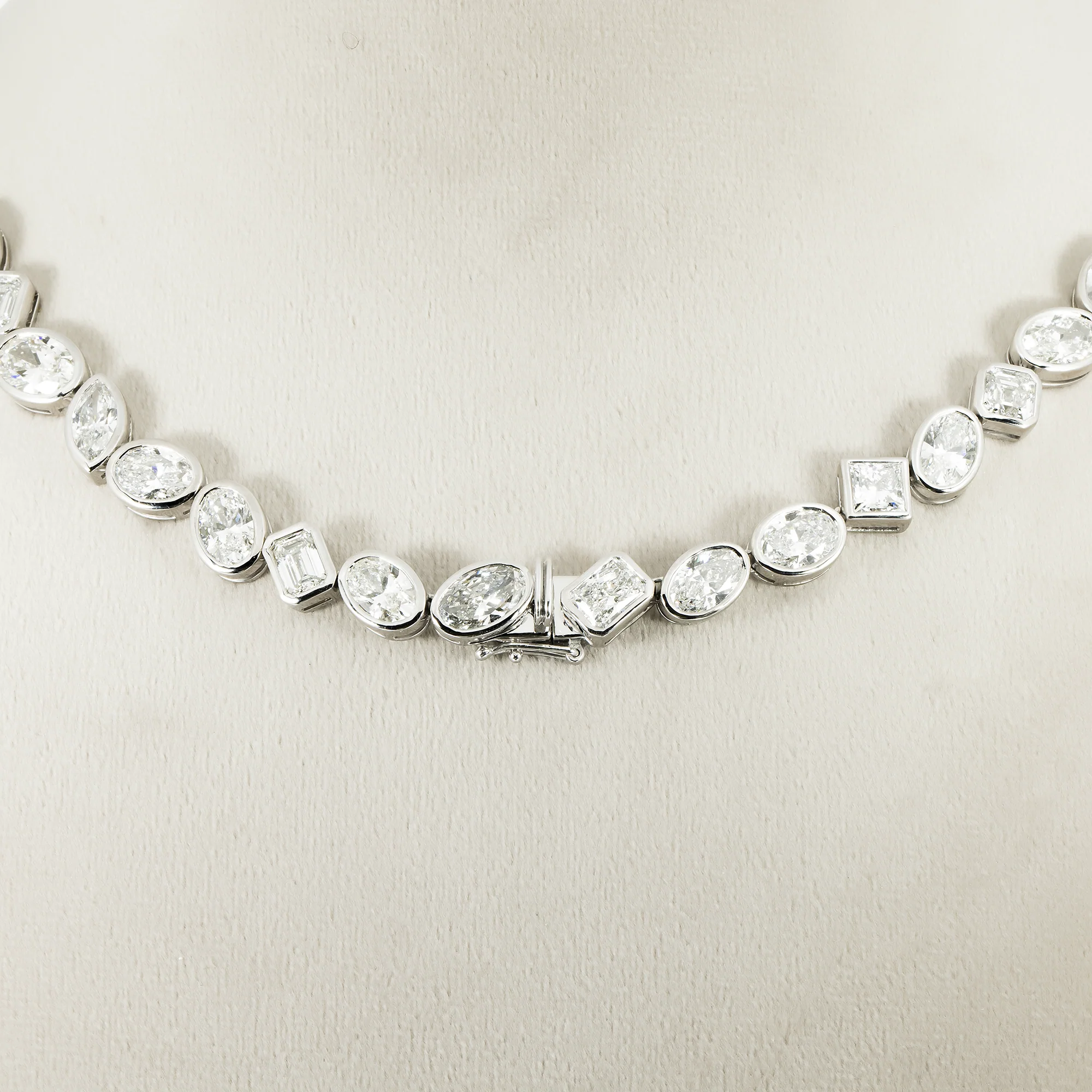 Platinum Bezel Set Multi Cut Diamond Chain 90.40ct - Image 4