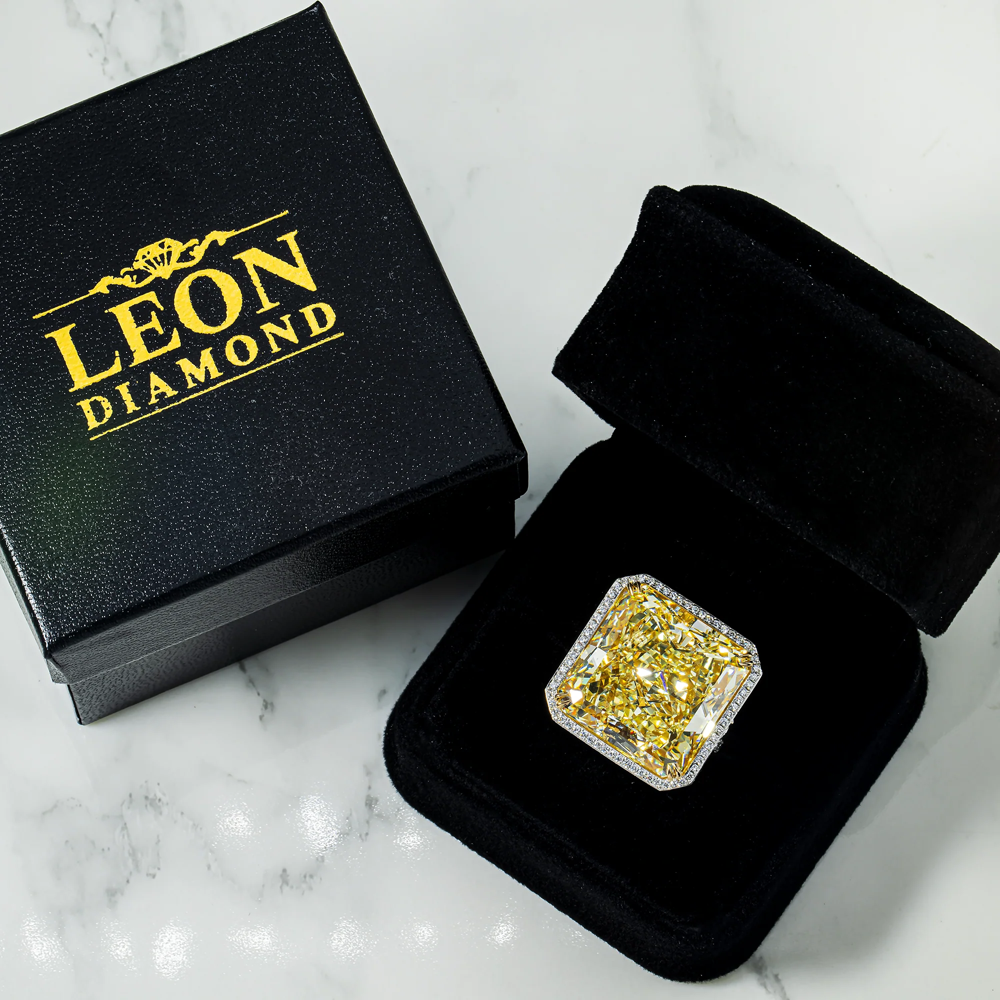 GIA Platinum Radiant Fancy Yellow Diamond Ring 40.05ct - Image 4