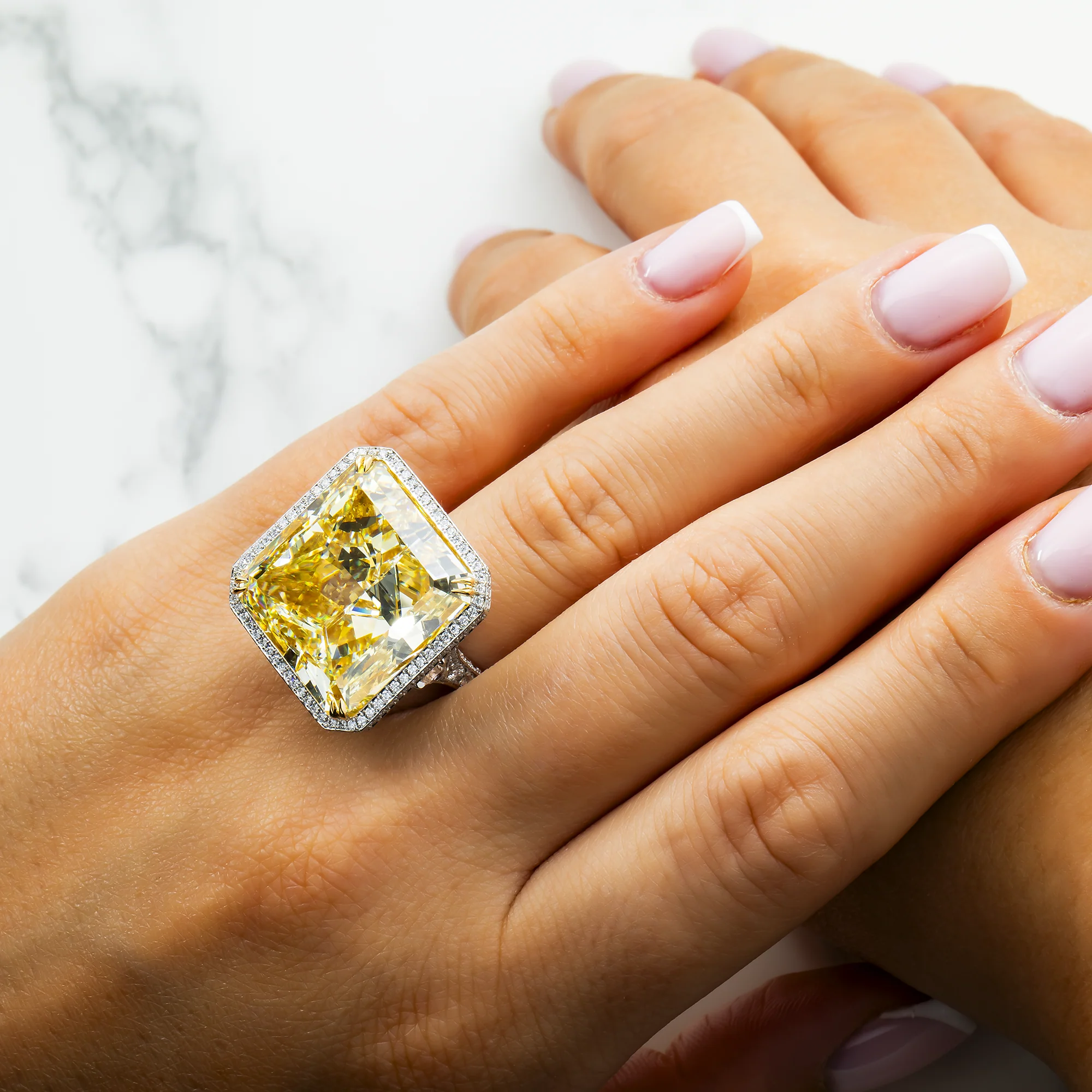 GIA Platinum Radiant Fancy Yellow Diamond Ring 40.05ct - Image 7