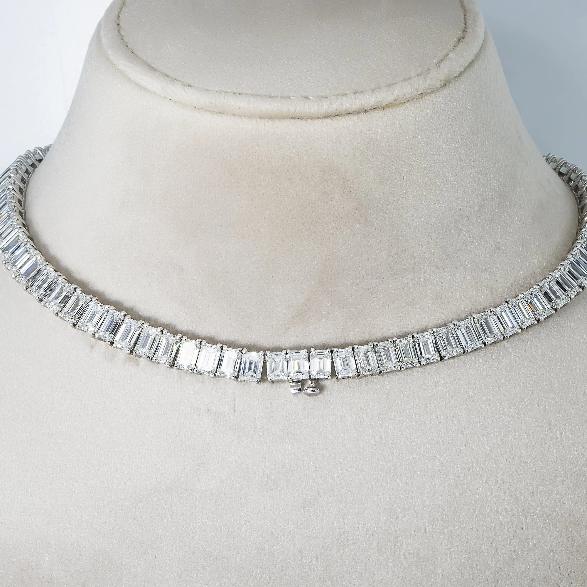 Platinum Graduated Emerald Cut Diamond Tennis Necklace 101.23ct - Image 3