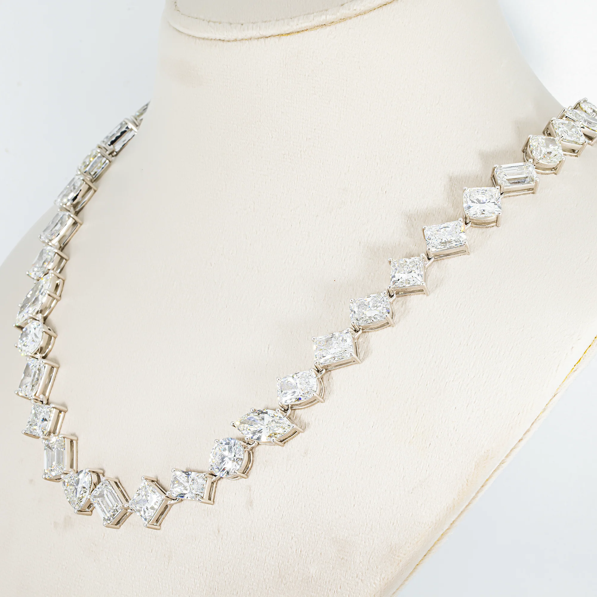 Platinum Multi Cut Diamond Chain 135.63ct - Image 2