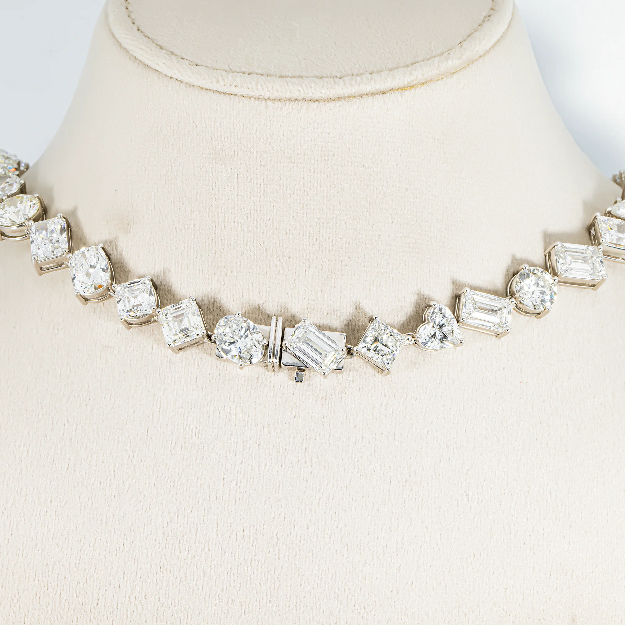 Platinum Multi Cut Diamond Chain 135.63ct - Image 3