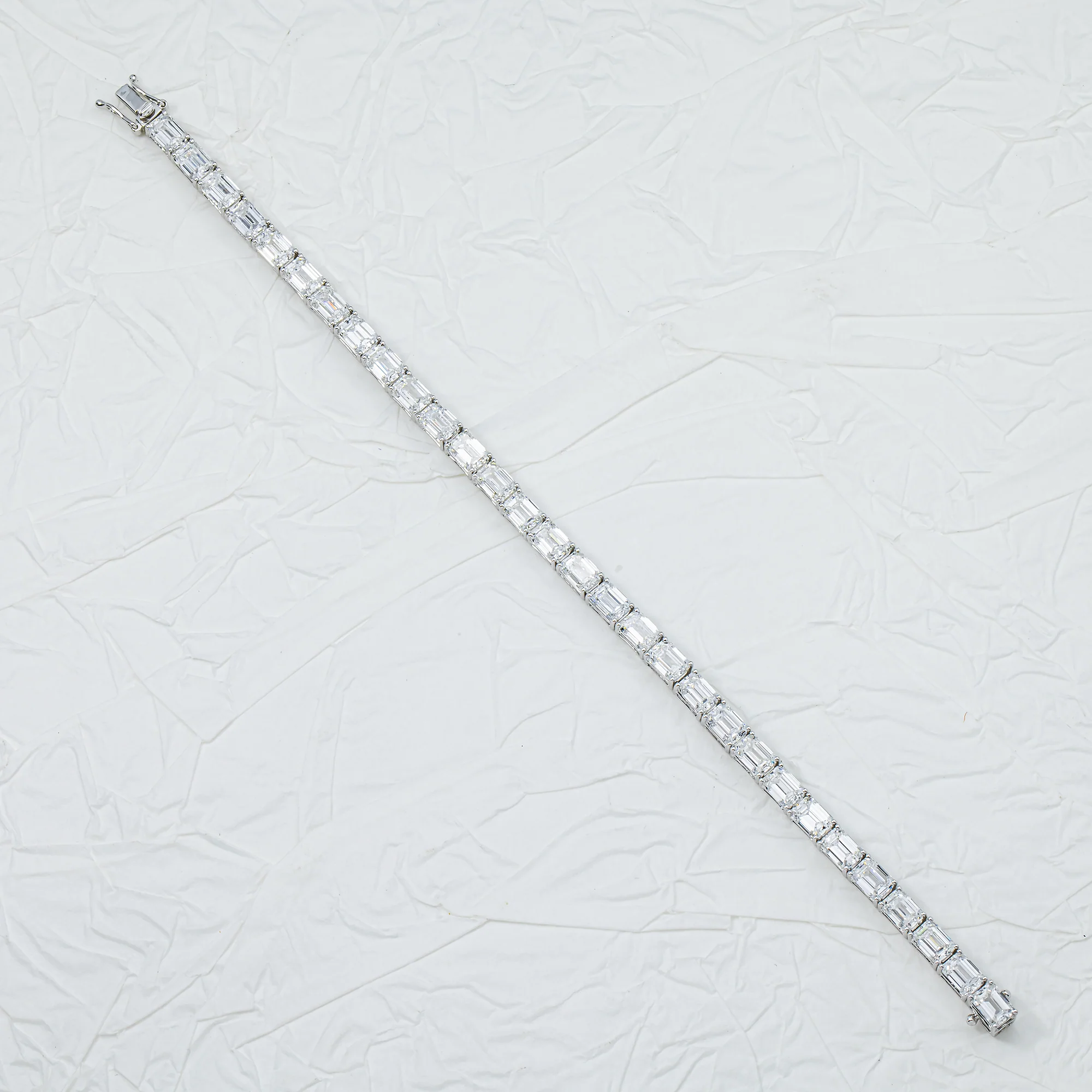 White Gold Emerald Diamond Tennis Bracelet 13.98ct - Image 4