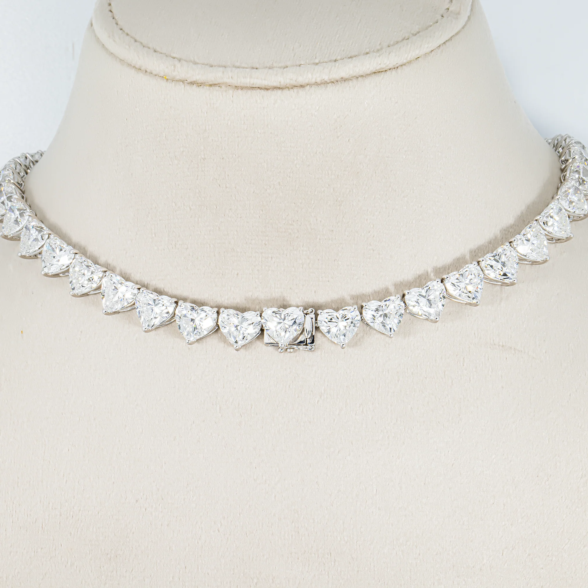 White Gold Heart Diamond Tennis Necklace 96.65ct - Image 3