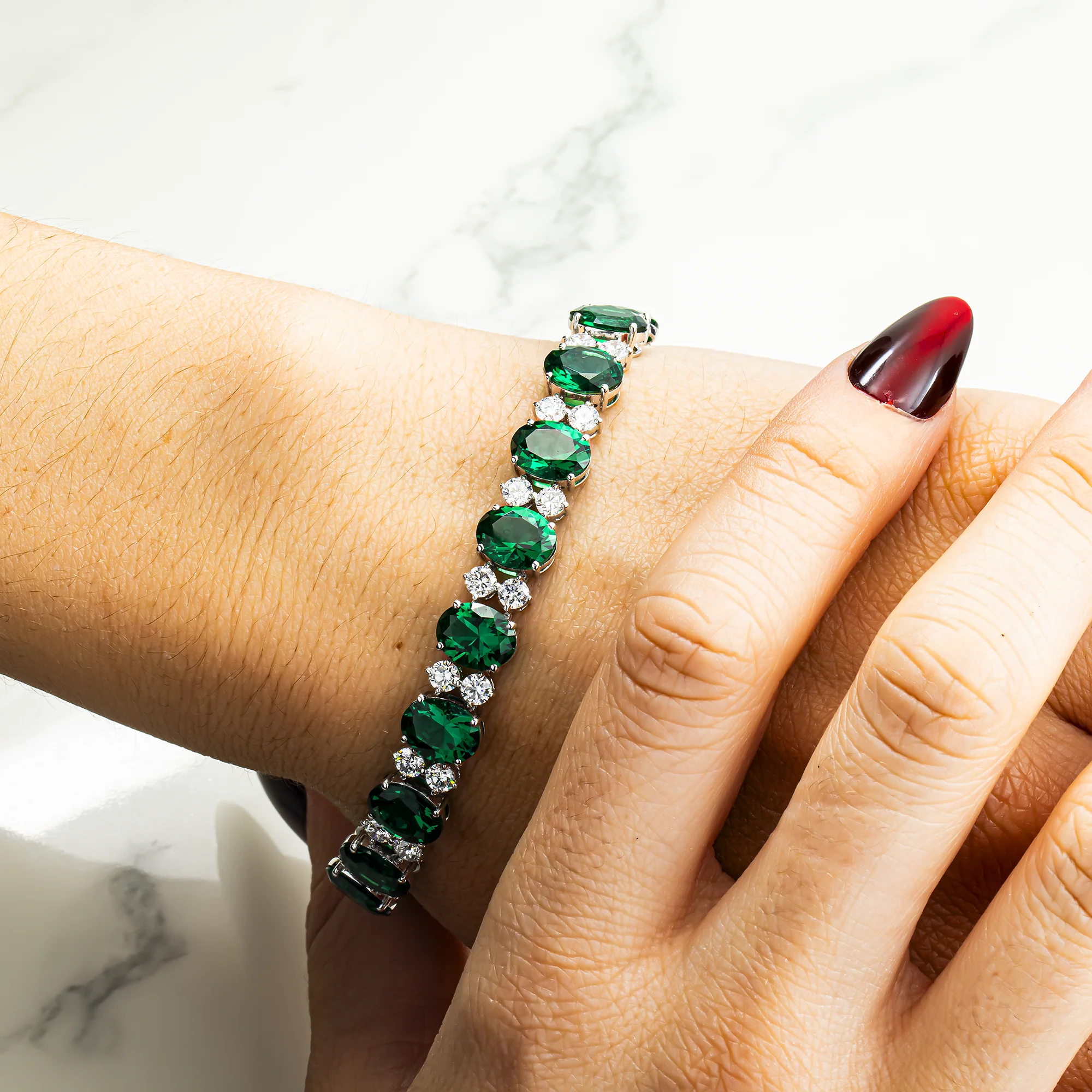 White Gold Oval Cut Emerald & Round Diamond Bracelet 32.74ct - Image 2