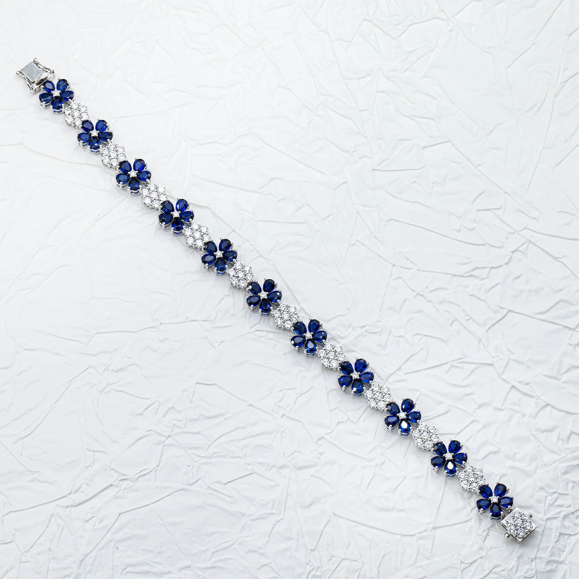 White Gold Sapphire & Diamond Flower Bracelet 15.53ct - Image 3